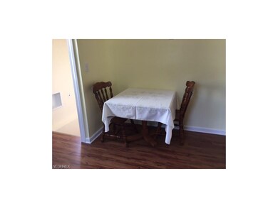 Eat-in Kitchen