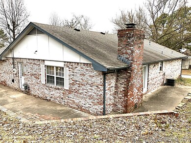 Brick home built in 1994 has 3 bedrrooms 2 baths a