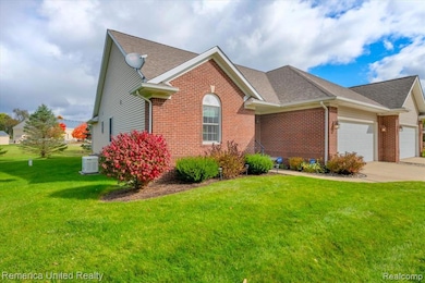 13303 Spruce Ct unit 8, Linden, MI 48451 - photo 4