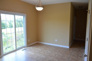 302 Gentry Crossings Blvd, Mount Washington, KY 40047 - photo 4