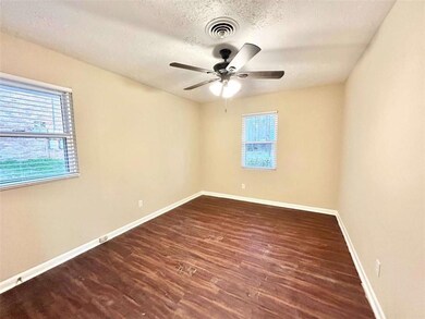 6450 Raymond Dr, Union City, GA 30291 - photo 5