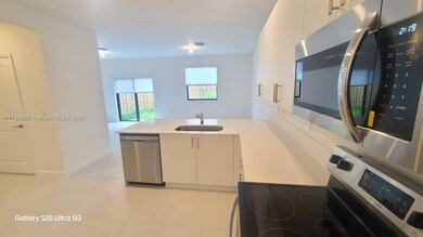 226 SW 159th Ct unit 226, Pembroke Pines, FL 33027 - photo 5