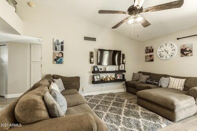 131 W Ivyglen St, Mesa, AZ 85201 - photo 3