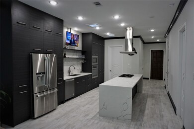 35 Legend Ln, Houston, TX 77024 - photo 4