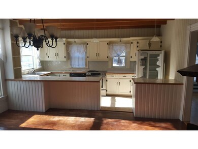 28 Prospect St, Lancaster, NH 03584 - photo 2