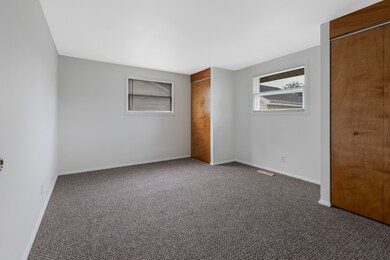 309 Amarillo Dr, Carpentersville, IL 60110 - photo 4