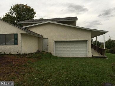 752 Penn Dr, Tamaqua, PA 18252 - photo 3