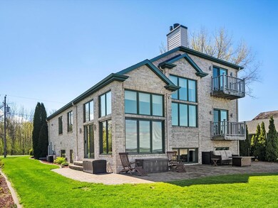 Plenty of Windows to take in the View