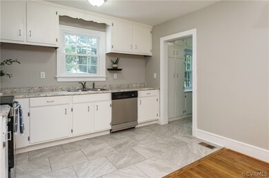 Updated Eat-in Kitchen!