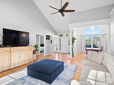 61 N Willow Brook Dr, Asheville, NC 28806 - photo 5