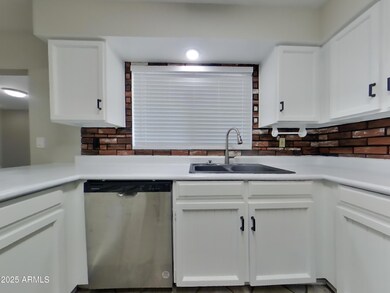 2108 W Hermosa Dr, Tempe, AZ 85282 - photo 6