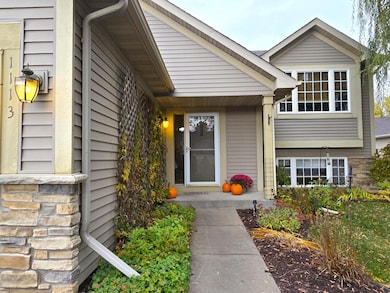 1113 N Cheyenne St, Roberts, WI 54023 - photo 2