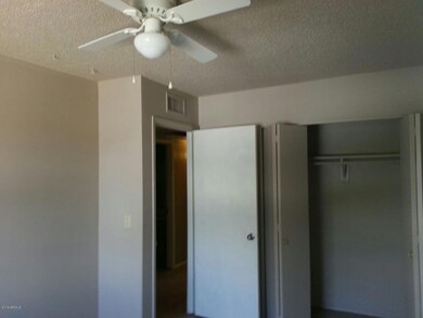 1843 Spring 201 bedroom3