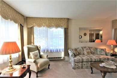 LIVING RM