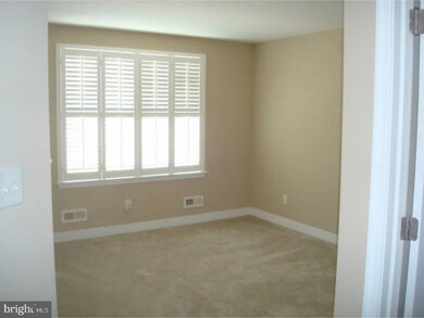 1118 Burgundy Cir, Pennsburg, PA 18073 - photo 5