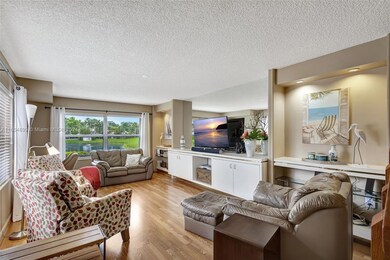 12 Amherst Ct unit C, Royal Palm Beach, FL 33411 - photo 4