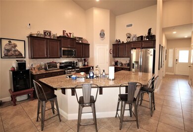 3330 N Pearwood Ave, Fresno, CA 93727 - photo 3