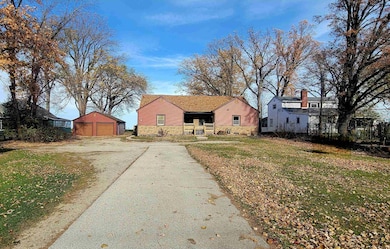 2453 E Shore Dr, Green Bay, WI 54302 - photo 2