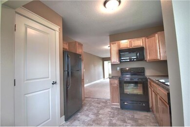 2547 E Grand Ave, Des Moines, IA 50317 - photo 6