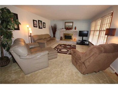 3125 Sherwood Ln, Columbus, IN 47203 - photo 2