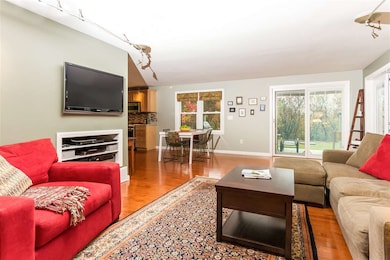 320 Stark Hwy S, Dunbarton, NH 03046 - photo 7