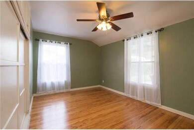Ceiling fans throughout. But the canyon across the