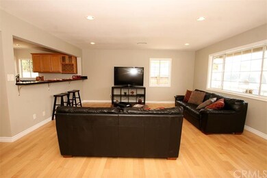 Spacious living room