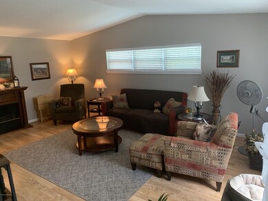 VpI%IyHqS922LEw7DB5NFw