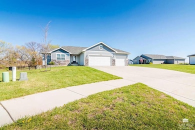 9141 Tom Ct, Manhattan, KS 66502 - photo 2