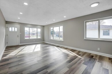 3439 Colton Ct, Columbus, OH 43207 - photo 4