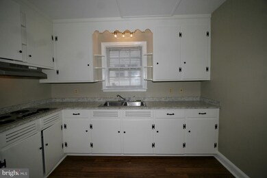 11215 Marbern Rd, Hagerstown, MD 21740 - photo 5