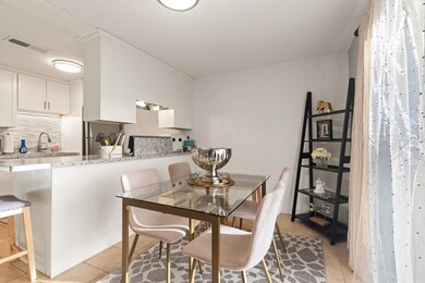 8 Meadowbrook Ln unit 4, South Easton, MA 02375 - photo 4