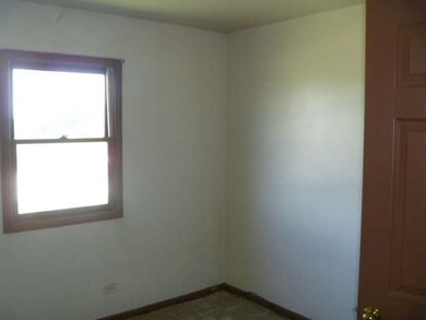 121 Bolz Rd, Carpentersville, IL 60110 - photo 4