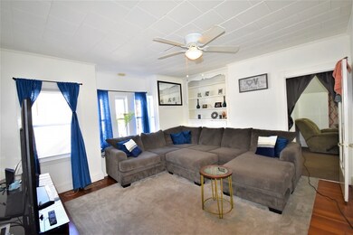 24 Winsor St, Fairhaven, MA 02719 - photo 3