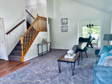 42 Farnworth Close unit 1000, Freehold, NJ 07728 - photo 5