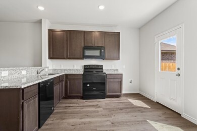 1609 Luke St, Ennis, TX 75119 - photo 6