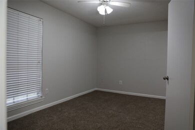 16814 David Glen Dr, Friendswood, TX 77546 - photo 2