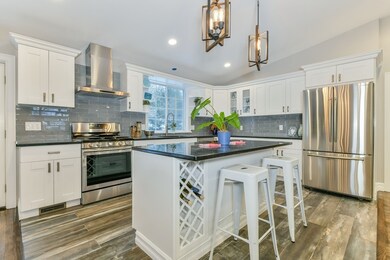 9 Dartmouth Rd, Marblehead, MA 01945 - photo 4