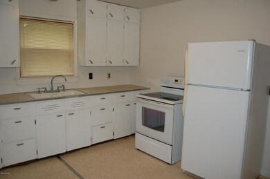 157 3rd-Kitchen