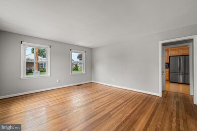 336 Folsom Ave, Folsom, PA 19033 - photo 7