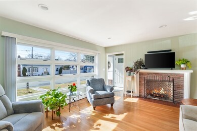 37 Pinette St, North Dartmouth, MA 02747 - photo 4