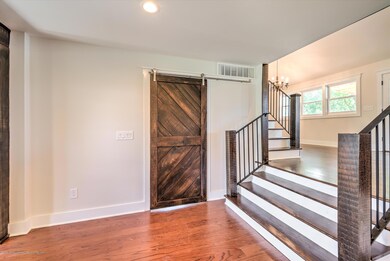 05-LIVING ROOM