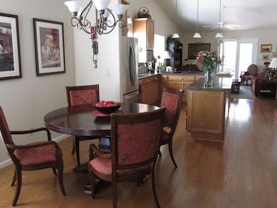 15810 Dining