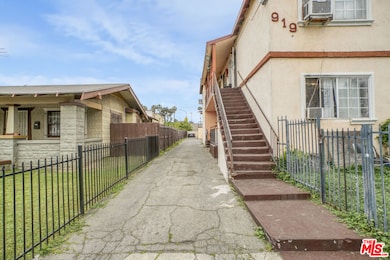 917 N Ardmore Ave, Los Angeles, CA 90029 - photo 3