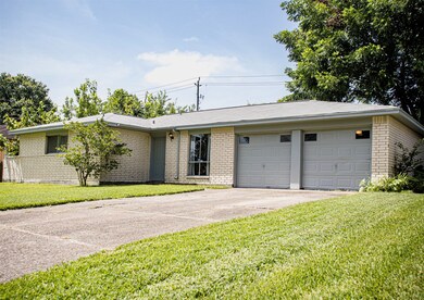 16738 David Glen Dr, Friendswood, TX 77546 - photo 2