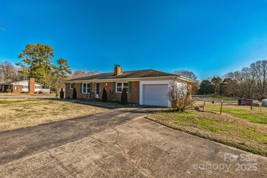 1219 Burke Rd, Shelby, NC 28152 - photo 4