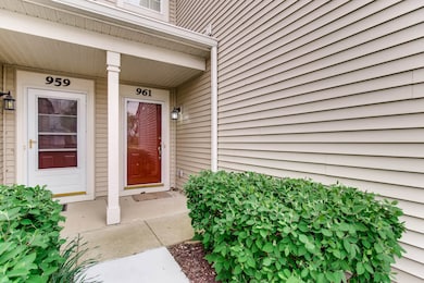961 Genesee Ct unit 961, Naperville, IL 60563 - photo 2