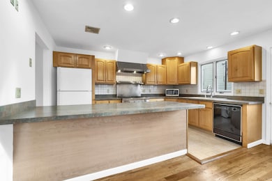 234 Cliff St unit 2, Cliffside Park, NJ 07010 - photo 6