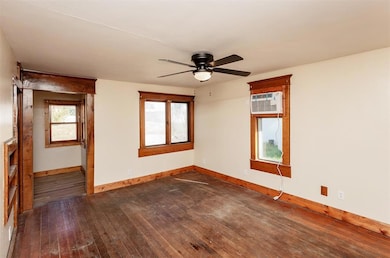 212 Pine St, Milo, IA 50166 - photo 7