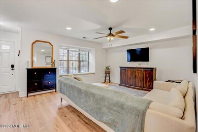 10-Family Room